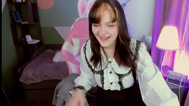 Snapshot of EsterTwilight chatting on May 23, 4:00 pm EsterTwilight online show from May 23, 4:00 pm