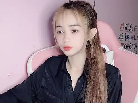 Odile068 online show from March 29, 3:45 pm