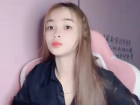 Odile068 online show from April 1, 4:15 pm