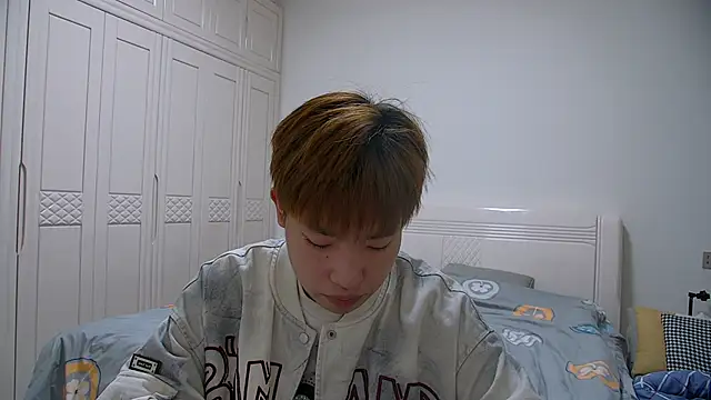 Similu-001 online show from March 8, 10:08 am