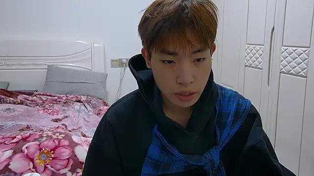 Similu-001 online show from March 12, 4:40 am