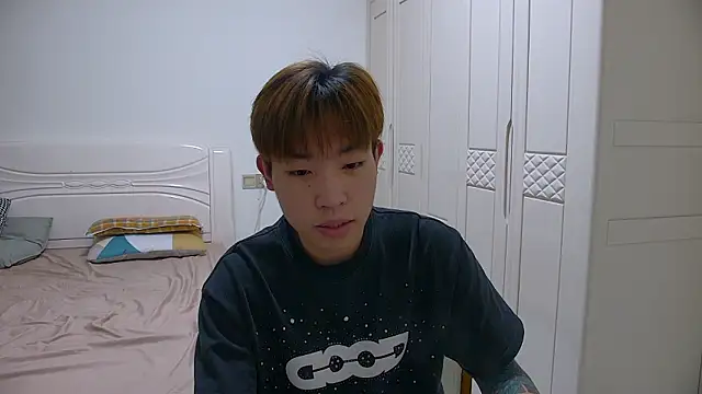 Similu-001 online show from March 13, 10:11 am