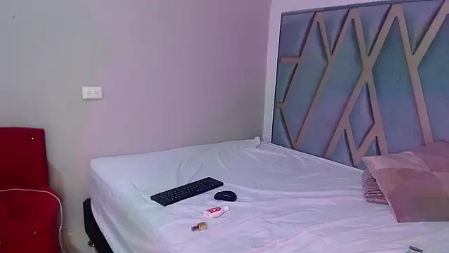 EBONY LOVEE  online show from March 15, 3:40 pm