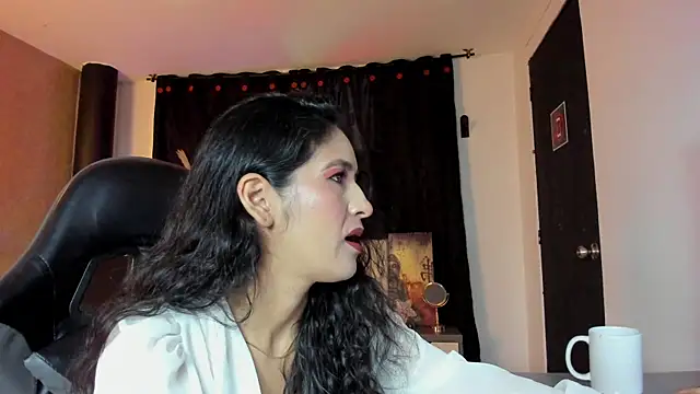 Snapshot of Vicky_Angeel chatting on May 7, 1:27 pm Vicky Angeel online show from May 7, 1:27 pm