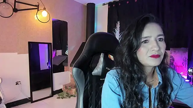 Snapshot of Vicky_Angeel chatting on May 21, 2:51 am Vicky Angeel online show from May 21, 2:51 am