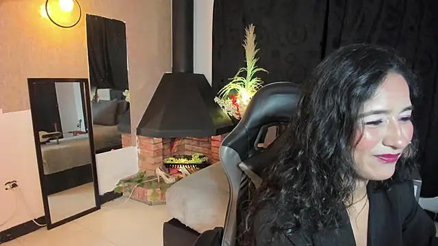 Snapshot of Vicky_Angeel chatting on June 5, 4:52 am Vicky Angeel online show from June 5, 4:52 am
