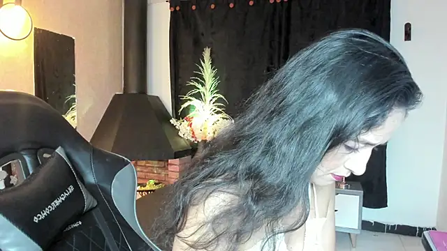 Snapshot of Vicky_Angeel chatting on June 13, 3:59 am Vicky Angeel online show from June 13, 3:59 am
