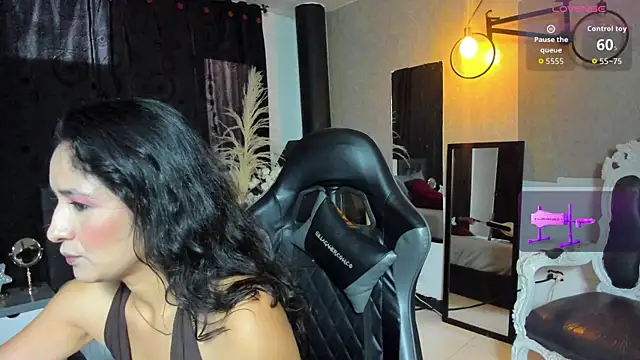 Snapshot of Vicky_Angeel chatting on July 19, 2:43 pm Vicky Angeel online show from July 19, 2:43 pm