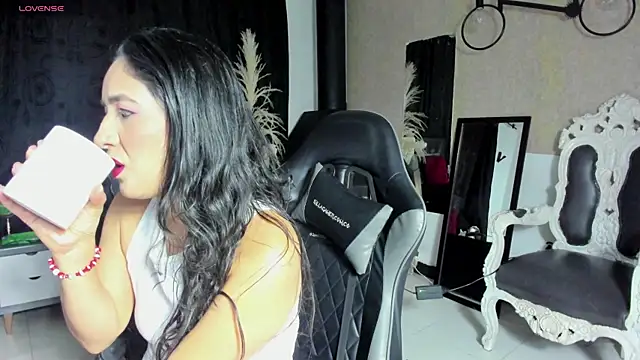 Snapshot of Vicky_Angeel chatting on August 2, 3:49 am Vicky Angeel online show from August 2, 3:49 am