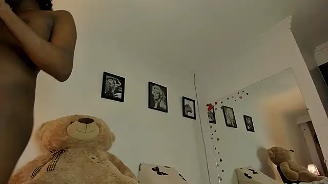 Snapshot of Melisa_Ebony chatting on June 5, 6:52 am Melisa Ebony online show from June 5, 6:52 am