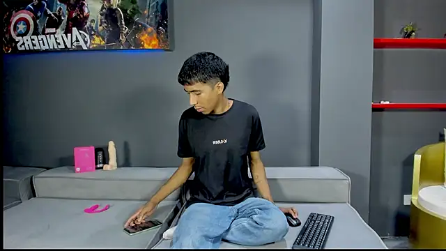 Snapshot of Ender_h0tt chatting on July 1, 8:30 pm Ender h0tt online show from July 1, 8:30 pm