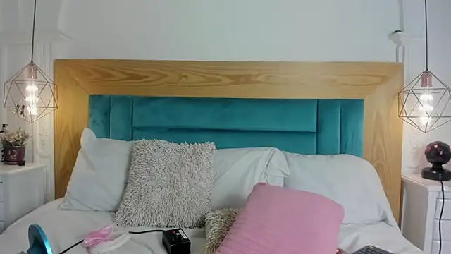 NatyVelvex online show from March 17, 2:42 pm