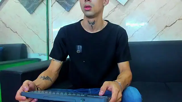 Snapshot of mathewblessed chatting on June 5, 7:08 pm mathewblessed online show from June 5, 7:08 pm
