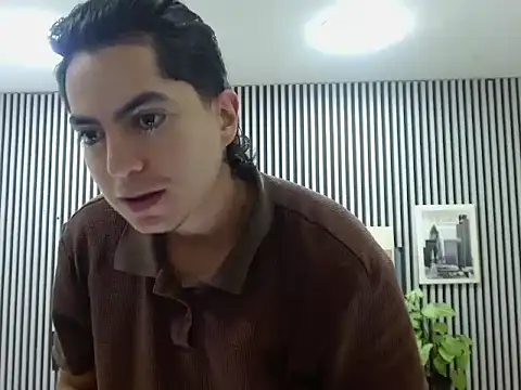 Snapshot of Alex_Wolft chatting on May 3, 12:33 pm Alex Wolft online show from May 3, 12:33 pm