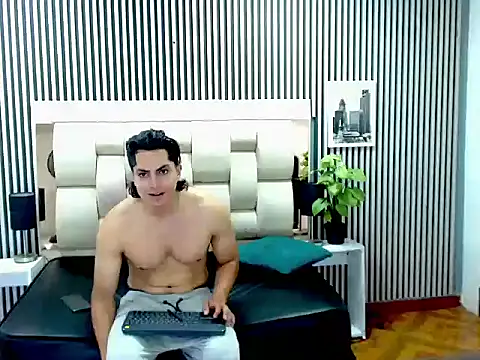 Snapshot of Alex_Wolft chatting on May 9, 12:32 pm Alex Wolft online show from May 9, 12:32 pm