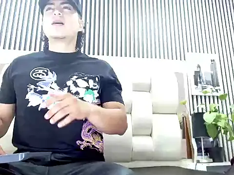 Snapshot of Alex_Wolft chatting on June 11, 12:14 pm Alex Wolft online show from June 11, 12:14 pm