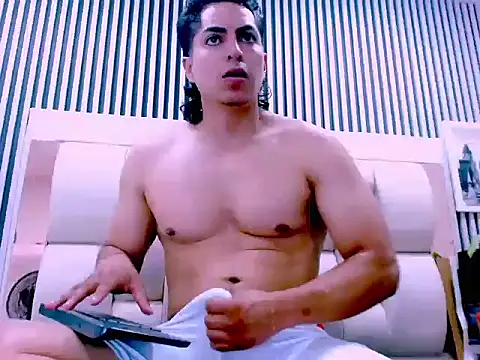 Snapshot of Alex_Wolft chatting on June 12, 12:37 pm Alex Wolft online show from June 12, 12:37 pm