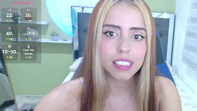 Snapshot of ariah_cute chatting on June 26, 1:59 pm ariah cute online show from June 26, 1:59 pm