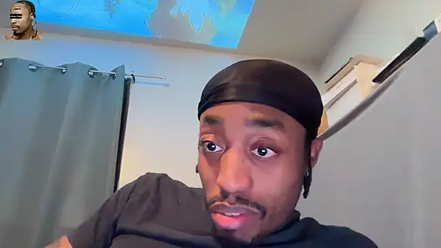 Snapshot of OneUp_Close chatting on April 22, 12:46 am OneUp Close online show from April 22, 12:46 am
