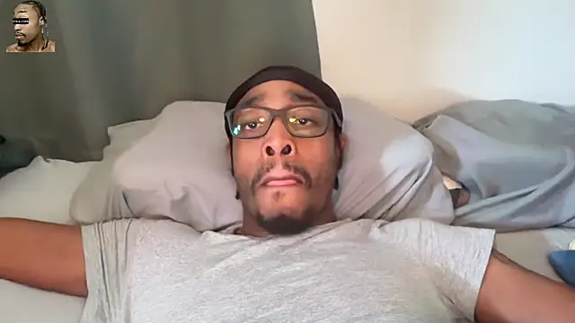 Snapshot of OneUp_Close chatting on April 24, 8:44 pm OneUp Close online show from April 24, 8:44 pm