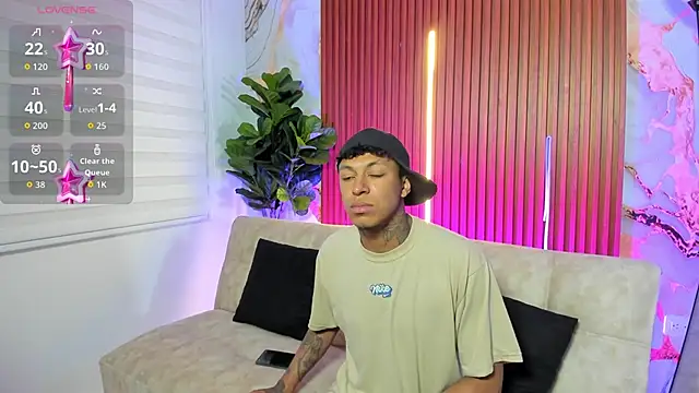 Jonathan Guzman  online show from March 16, 3:01 am