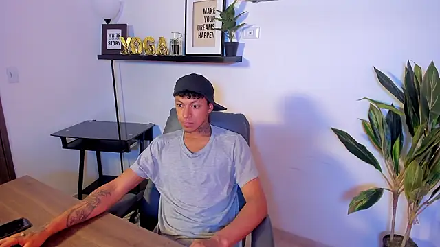 Jonathan Guzman  online show from March 19, 3:10 am