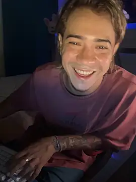 Snapshot of AngelLatinBoy chatting on March 11, 9:54 pm AngelLatinBoy online show from March 11, 9:54 pm