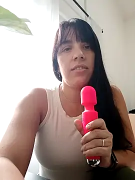 Snapshot of mel_stron chatting on April 21, 7:06 pm mel stron online show from April 21, 7:06 pm