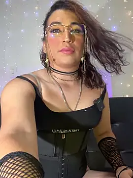 Snapshot of Naughtygirlts chatting on May 27, 6:49 pm Naughtygirlts online show from May 27, 6:49 pm