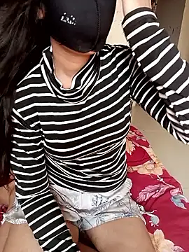 Divya3107 online show from June 4, 3:12 am