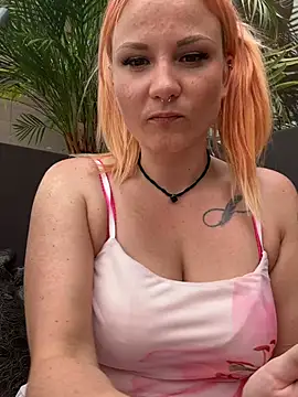 Snapshot of Fiebie_licious_ chatting on June 25, 9:47 am Fiebie licious online show from June 25, 9:47 am