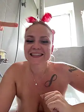 Snapshot of Fiebie_licious_ chatting on July 26, 2:13 pm Fiebie licious online show from July 26, 2:13 pm