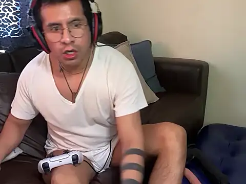 Snapshot of kinkygamerdavid chatting on March 8, 2:32 pm kinkygamerdavid online show from March 8, 2:32 pm