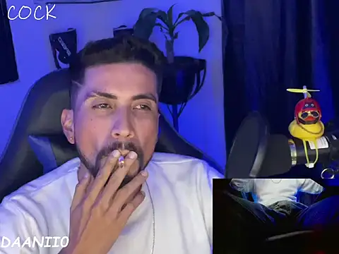 Snapshot of ddaanii0 chatting on March 20, 2:49 am ddaanii0 online show from March 20, 2:49 am