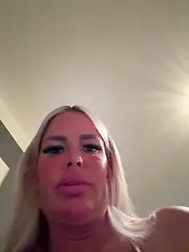 Snapshot of anna_kournikova chatting on April 28, 7:52 pm anna kournikova online show from April 28, 7:52 pm