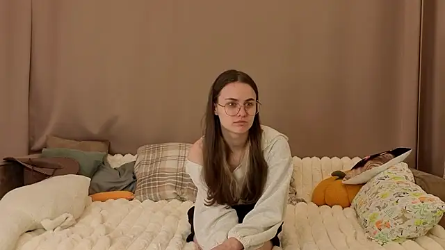 ZulmaPinley online show from March 14, 8:09 am