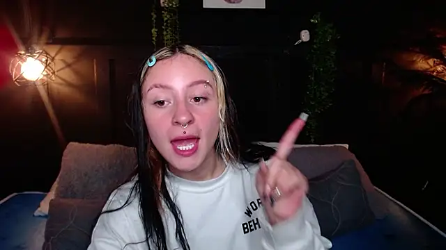 melodygirl2   online show from April 27, 3:54 pm