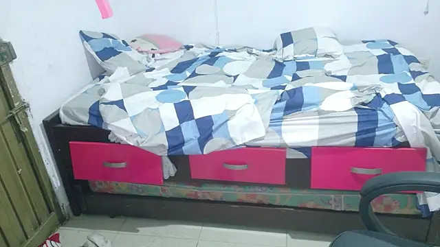 sexysofiaaa online show from March 16, 5:02 am