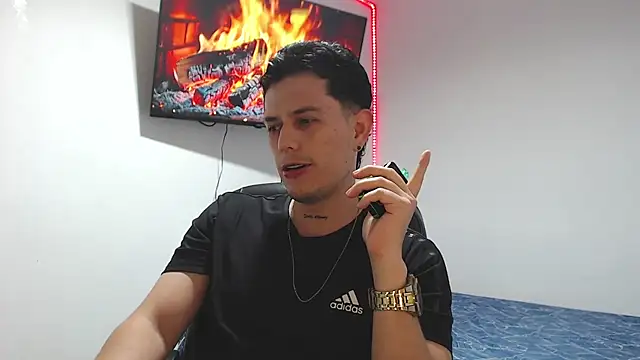 JUAN CAMILOXXX online show from April 18, 4:05 am