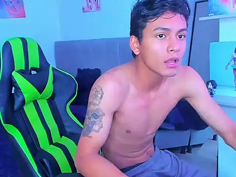 PaulTallx online show from March 12, 7:42 pm