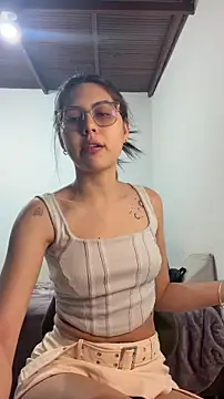 Snapshot of Cloebennet013 chatting on June 15, 10:01 pm Cloebennet013 online show from June 15, 10:01 pm