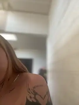 CarolQueen1  online show from June 12, 12:59 pm
