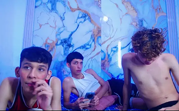 Desire Boys1 online show from April 28, 2:27 am