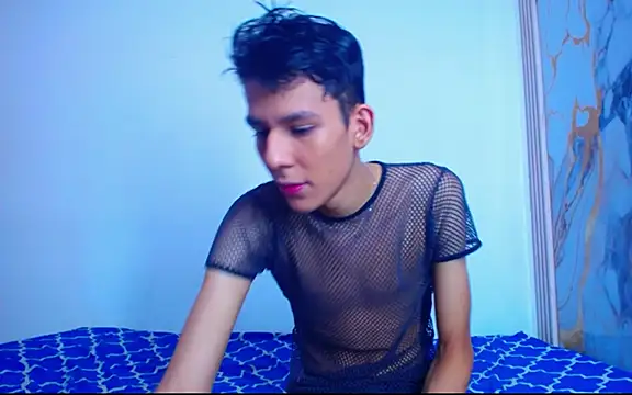 Desire Boys1 online show from April 28, 7:08 pm