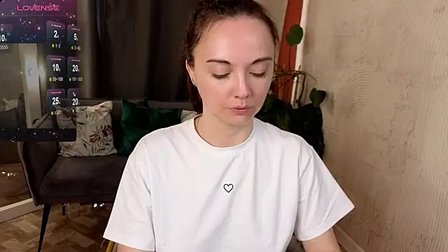 Snapshot of Harmoni_Love chatting on May 14, 4:52 am Harmoni Love online show from May 14, 4:52 am