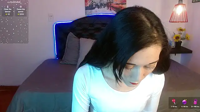 Mylu xx online show from July 27, 1:29 pm