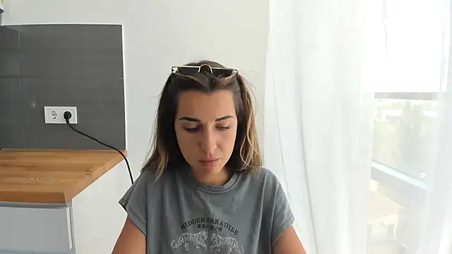 summmmersky1 online show from July 30, 11:31 am