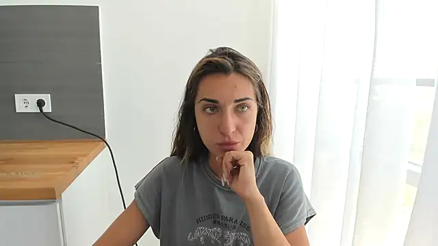 summmmersky1 online show from August 2, 9:41 am