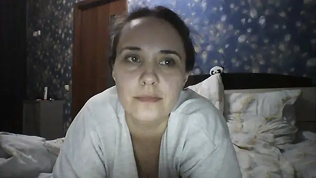 Alisa07qw online show from April 13, 2:22 pm