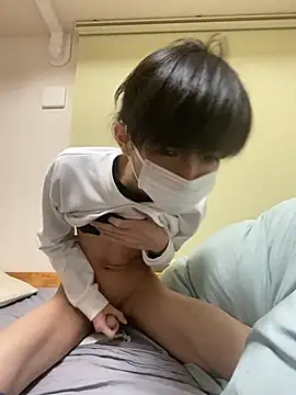 Snapshot of Mov124 chatting on March 13, 3:51 pm Mov124 online show from March 13, 3:51 pm